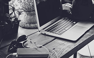 股票在哪个平台开户比较好:专业配资公司-关税突发！特朗普谈印度“削减关税至零”提议：时机已晚